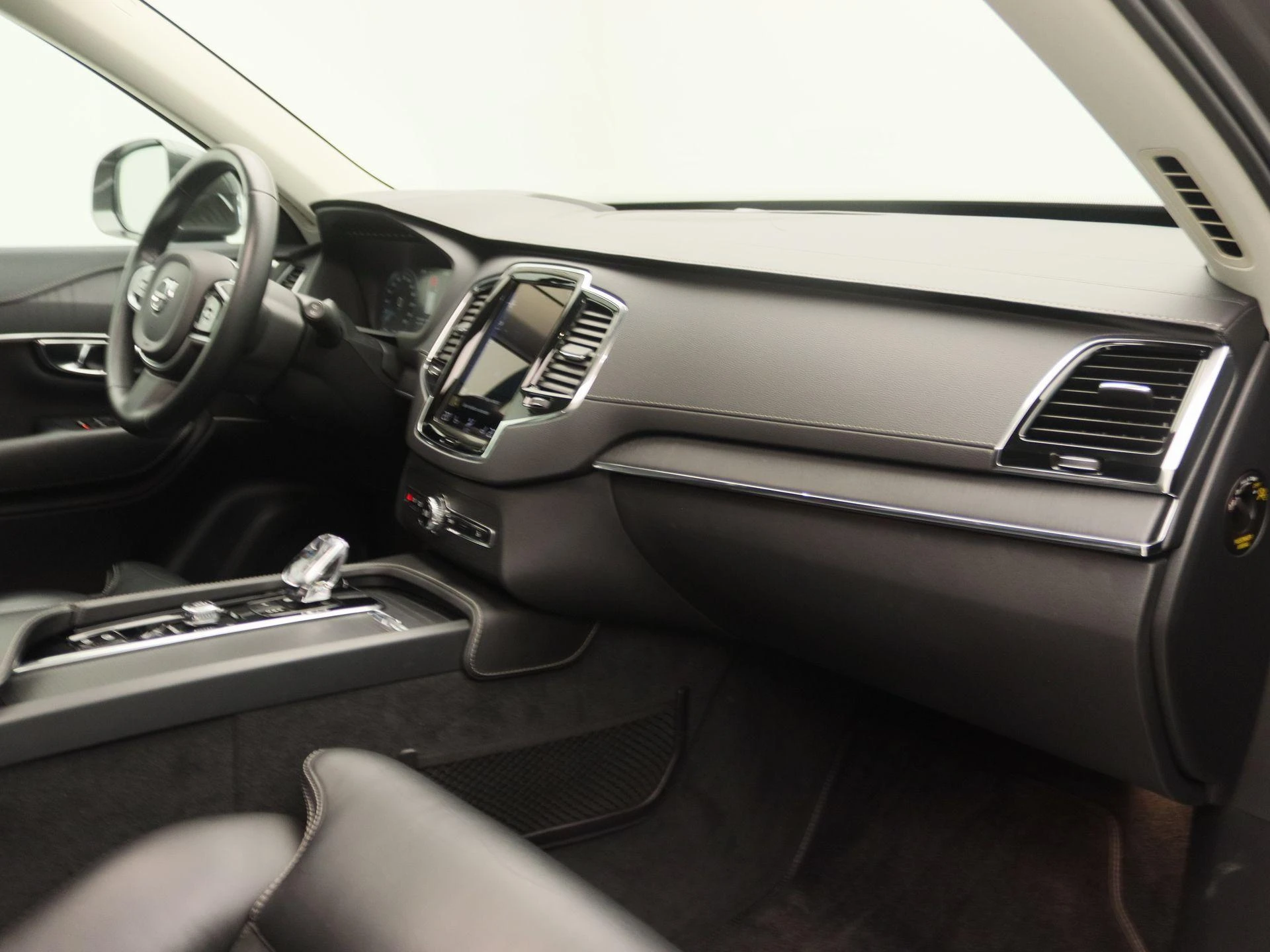 Volvo-XC90-image-25