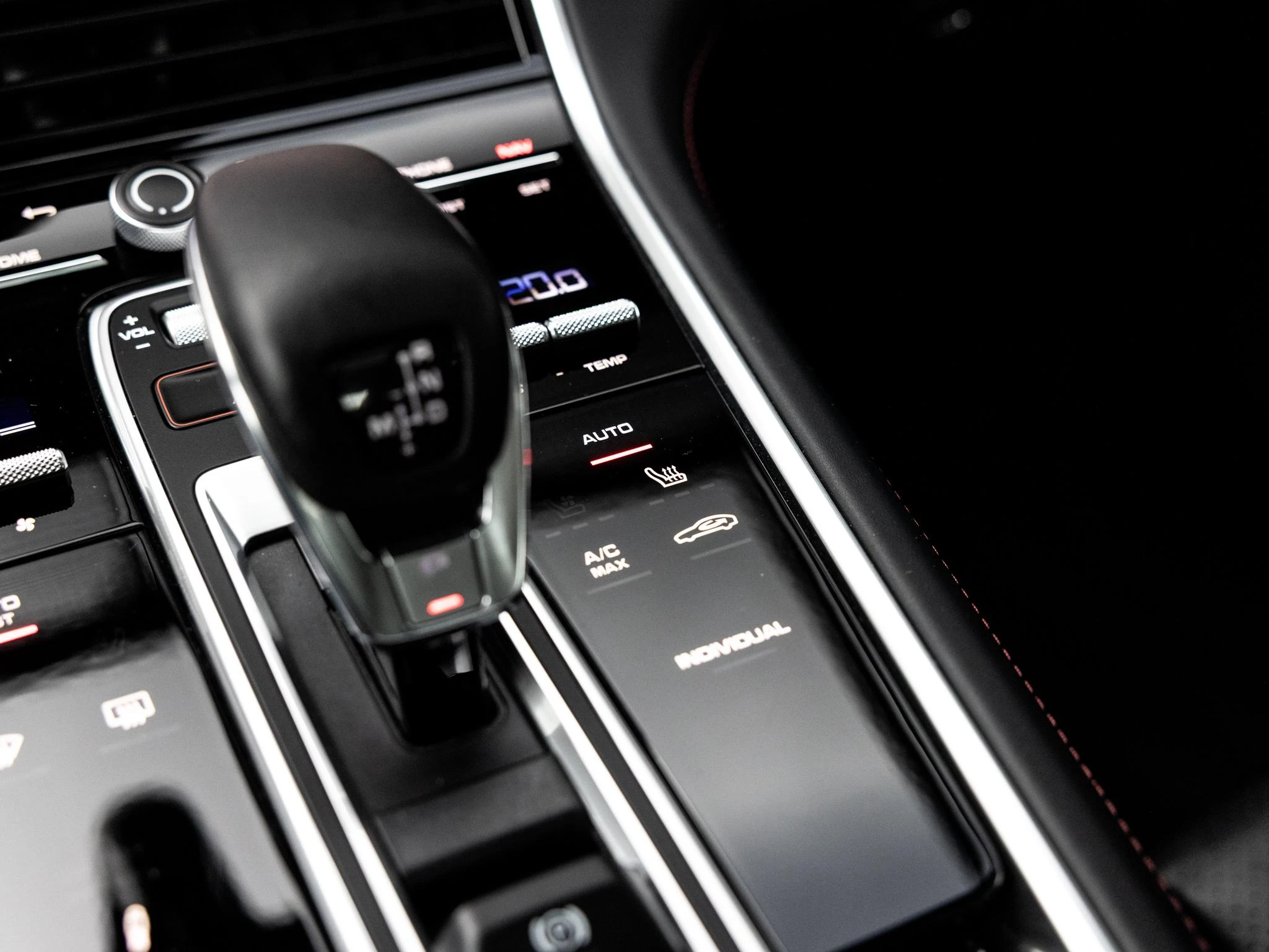 Porsche-Panamera-image-22
