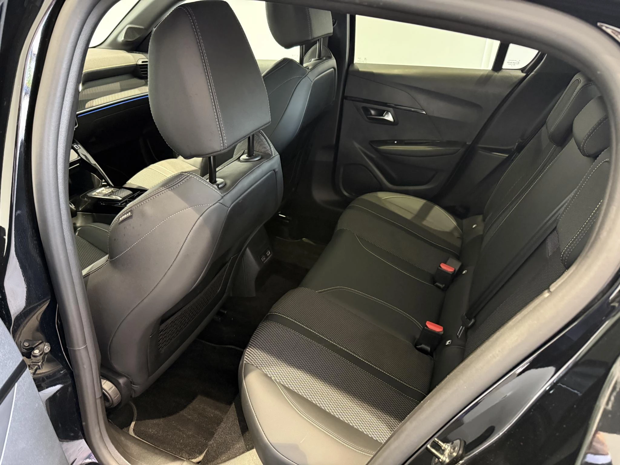 Peugeot-208-image-9