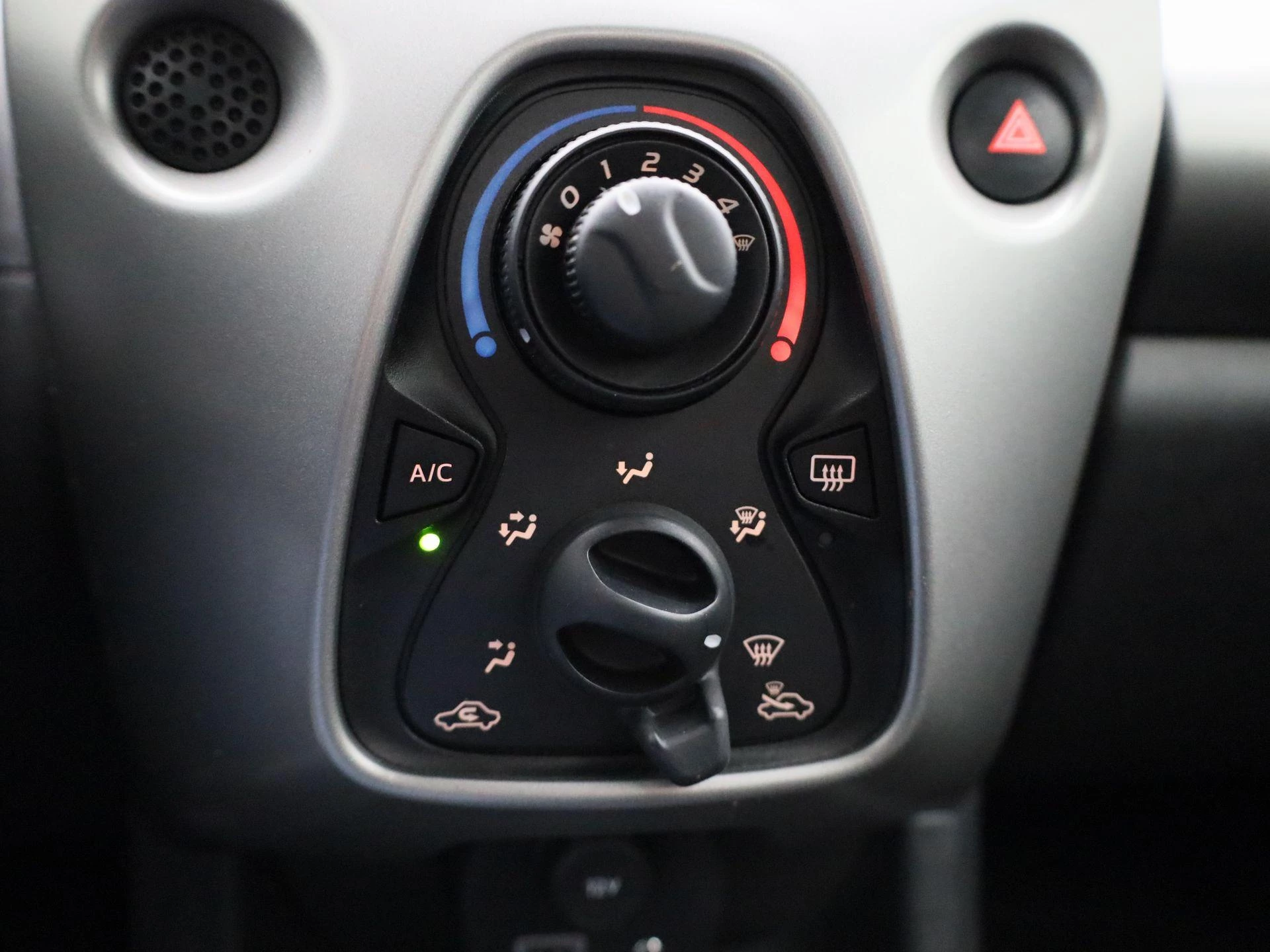 Peugeot-108-image-18