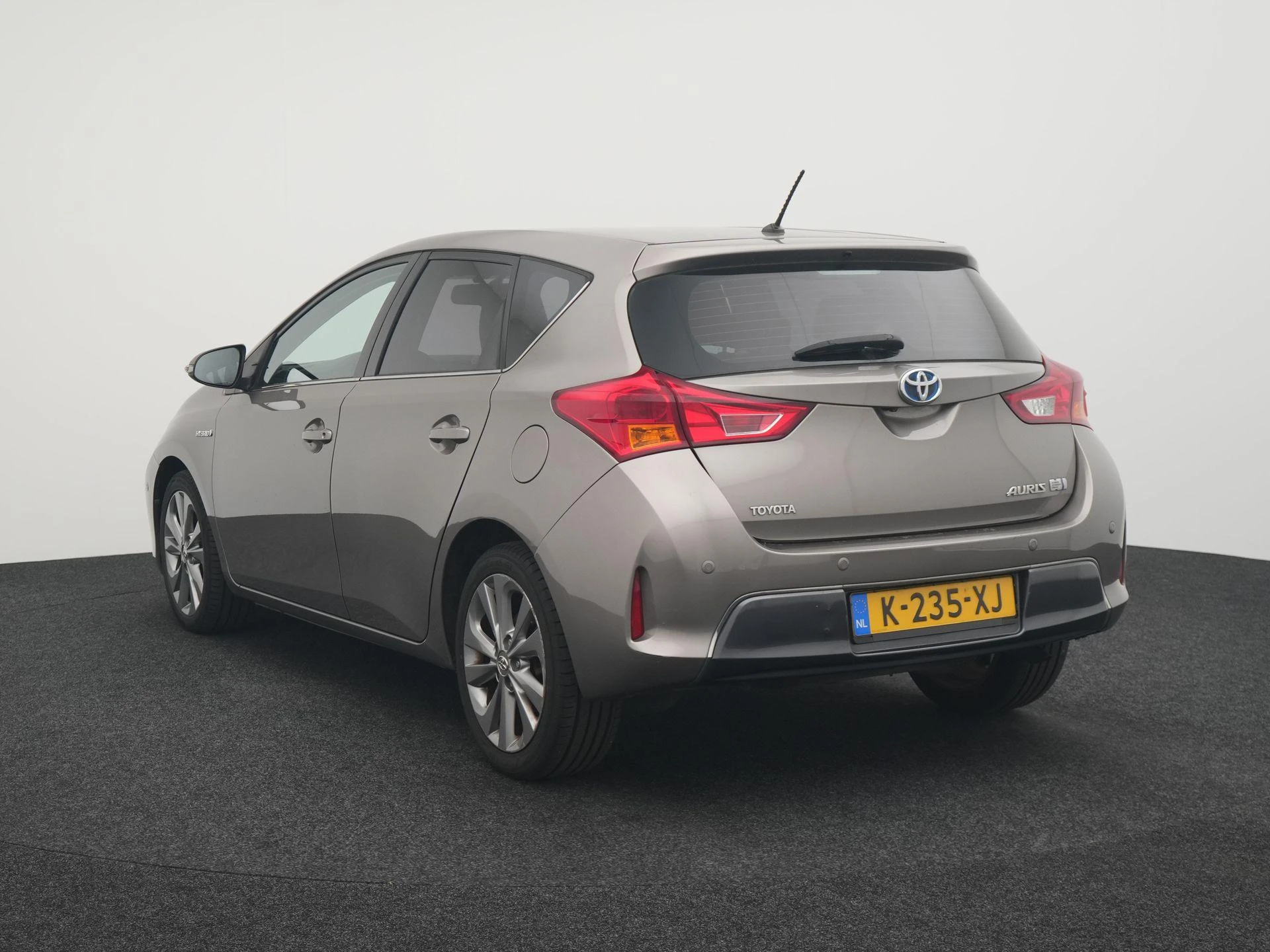 Toyota-Auris-image-1