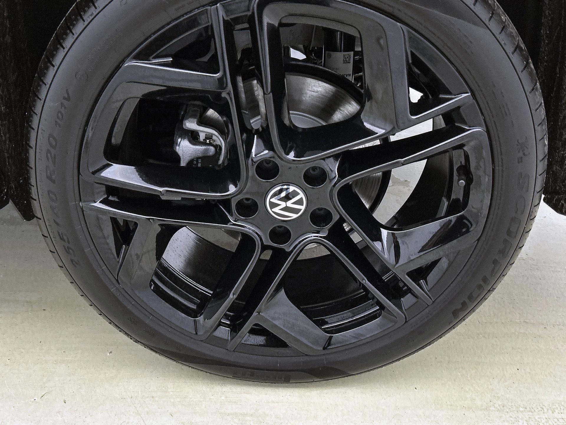 Volkswagen-Tiguan-image-32