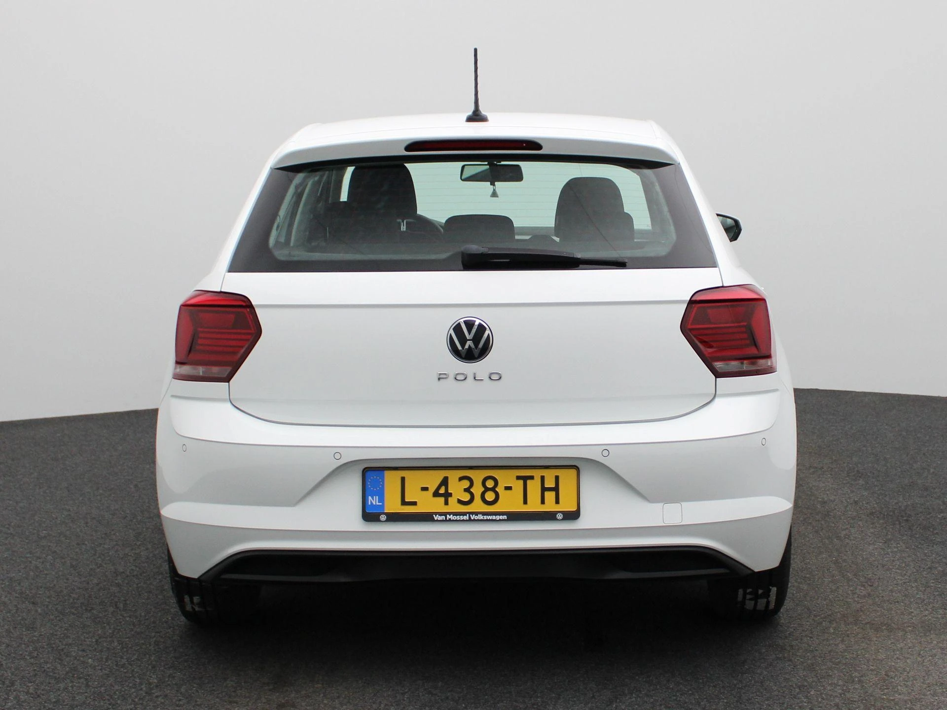 Volkswagen-Polo-image-4
