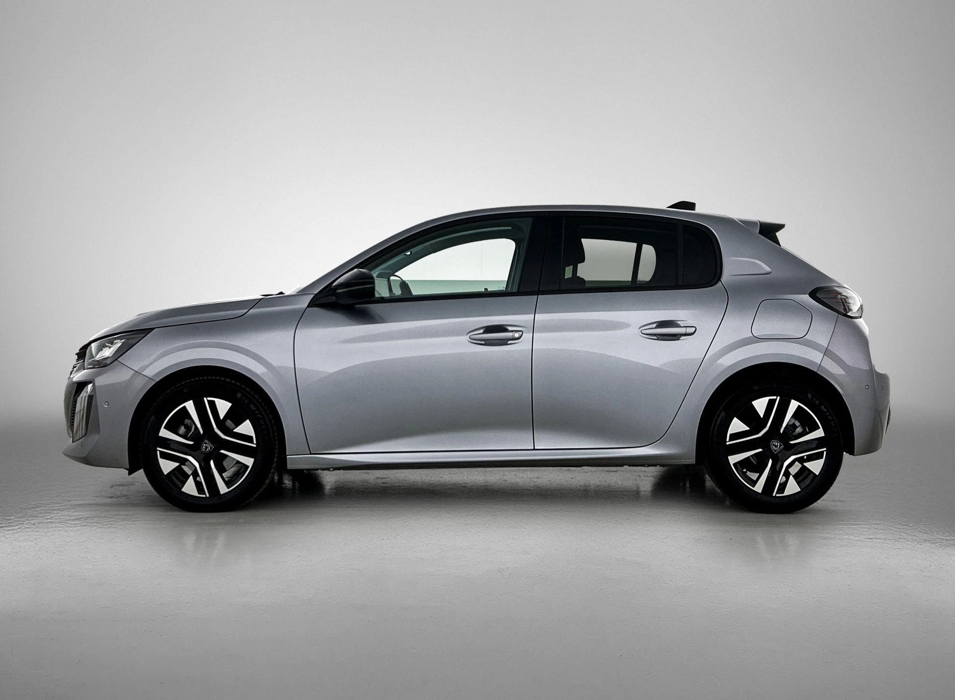 Peugeot-208-image-1
