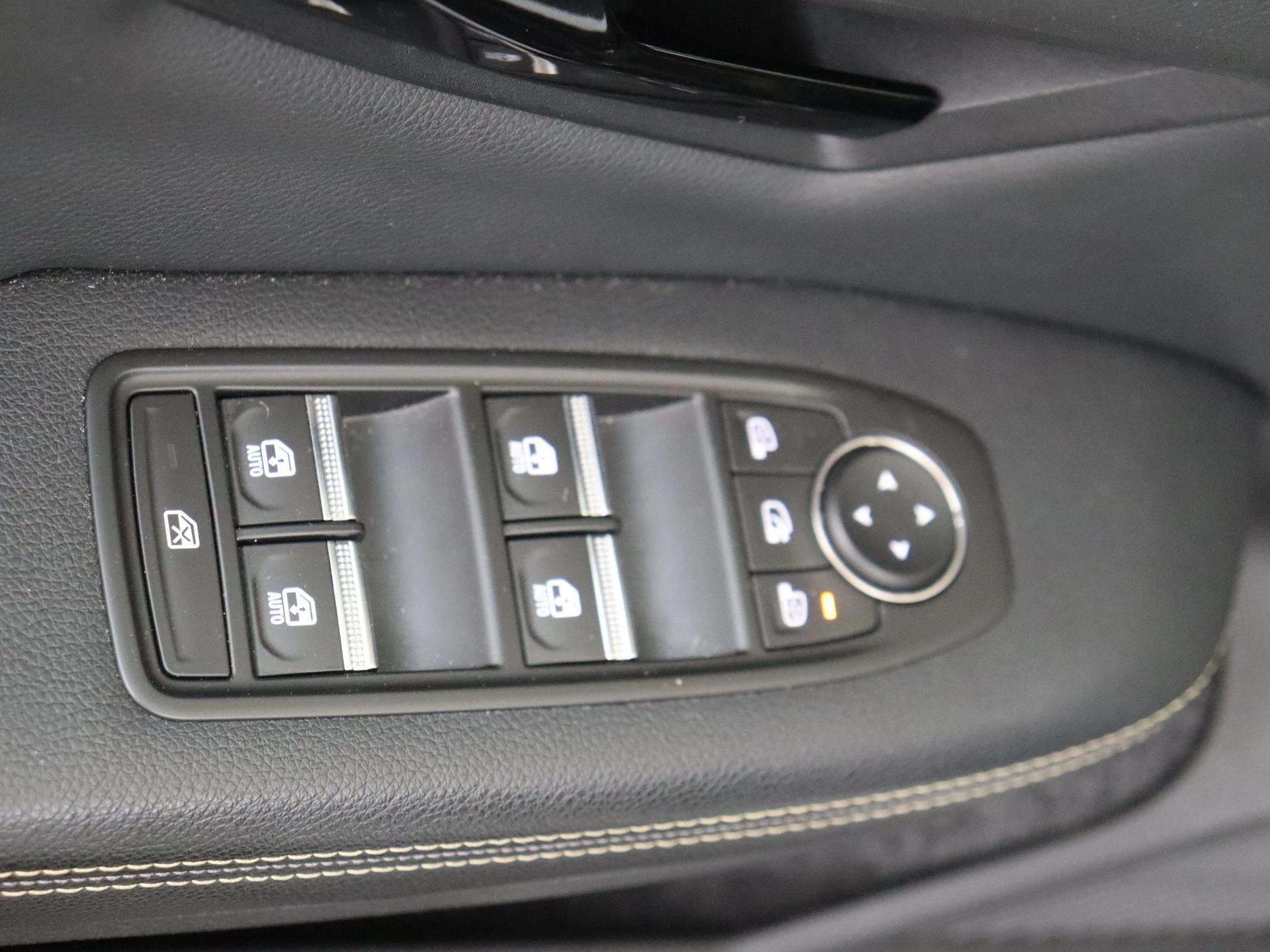 Renault-Megane E-Tech-image-25