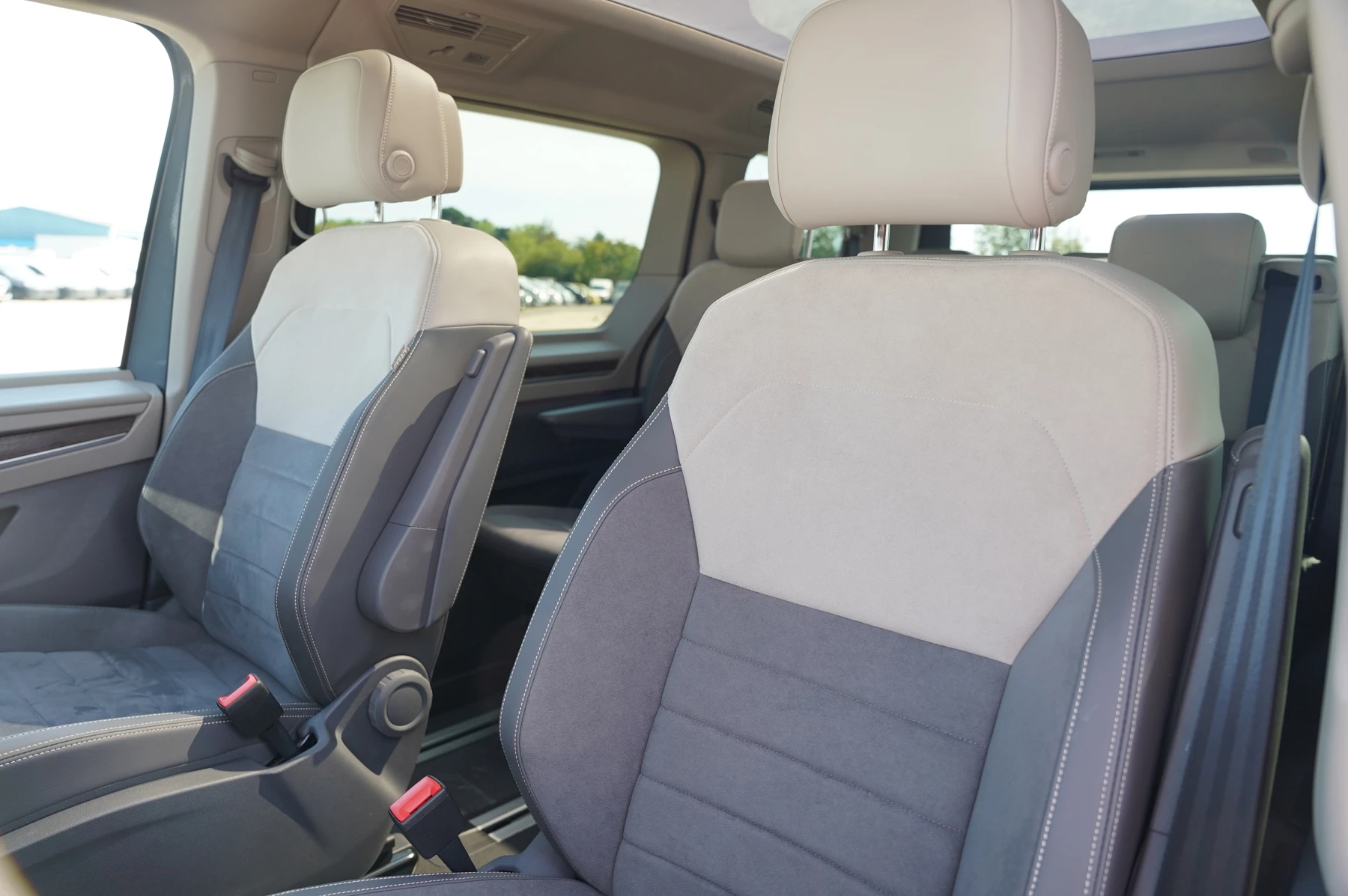 Volkswagen-Multivan-image-26