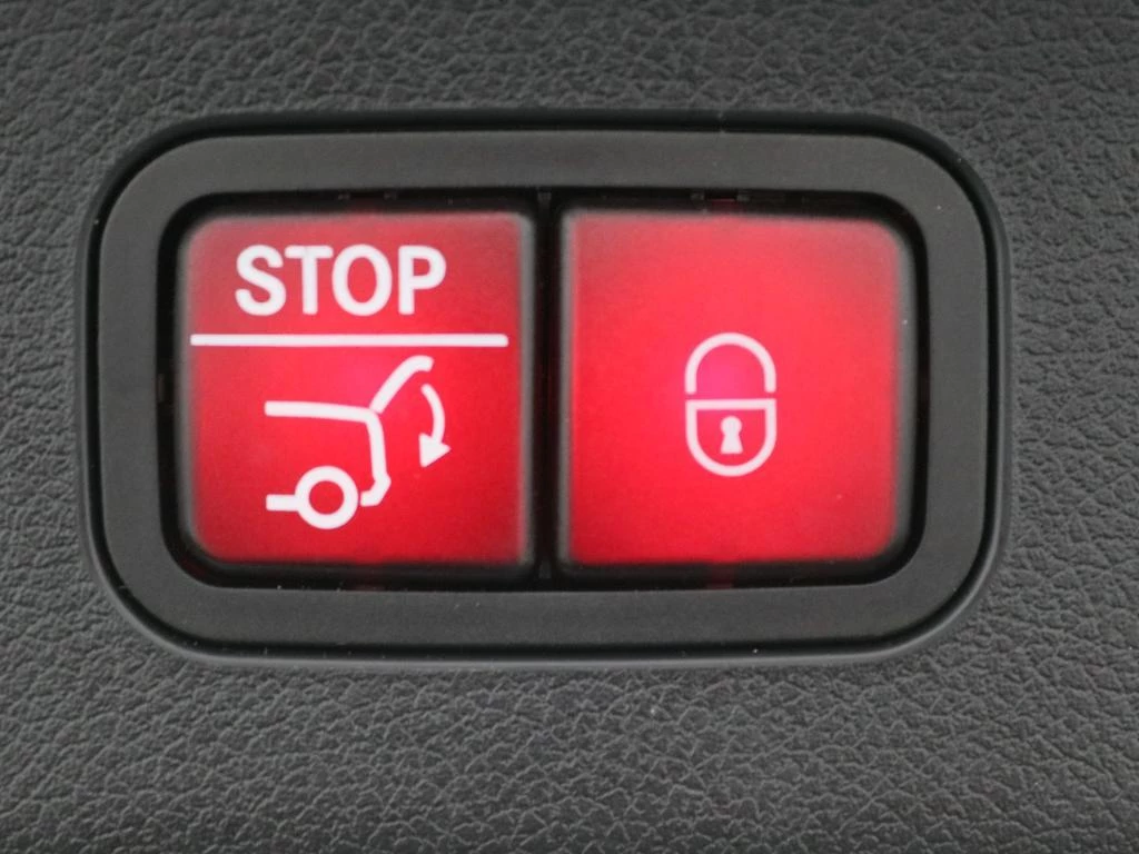 Mercedes-Benz-E-Klasse-image-4