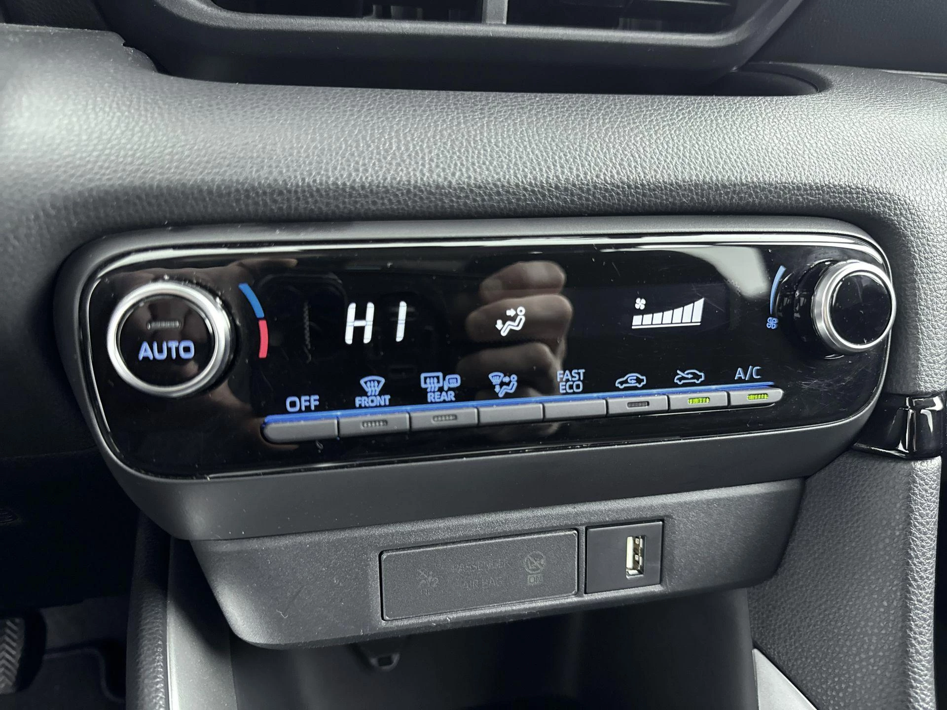 Toyota-Yaris-image-16