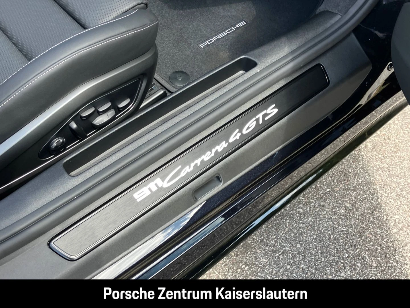 Porsche-911-image-25