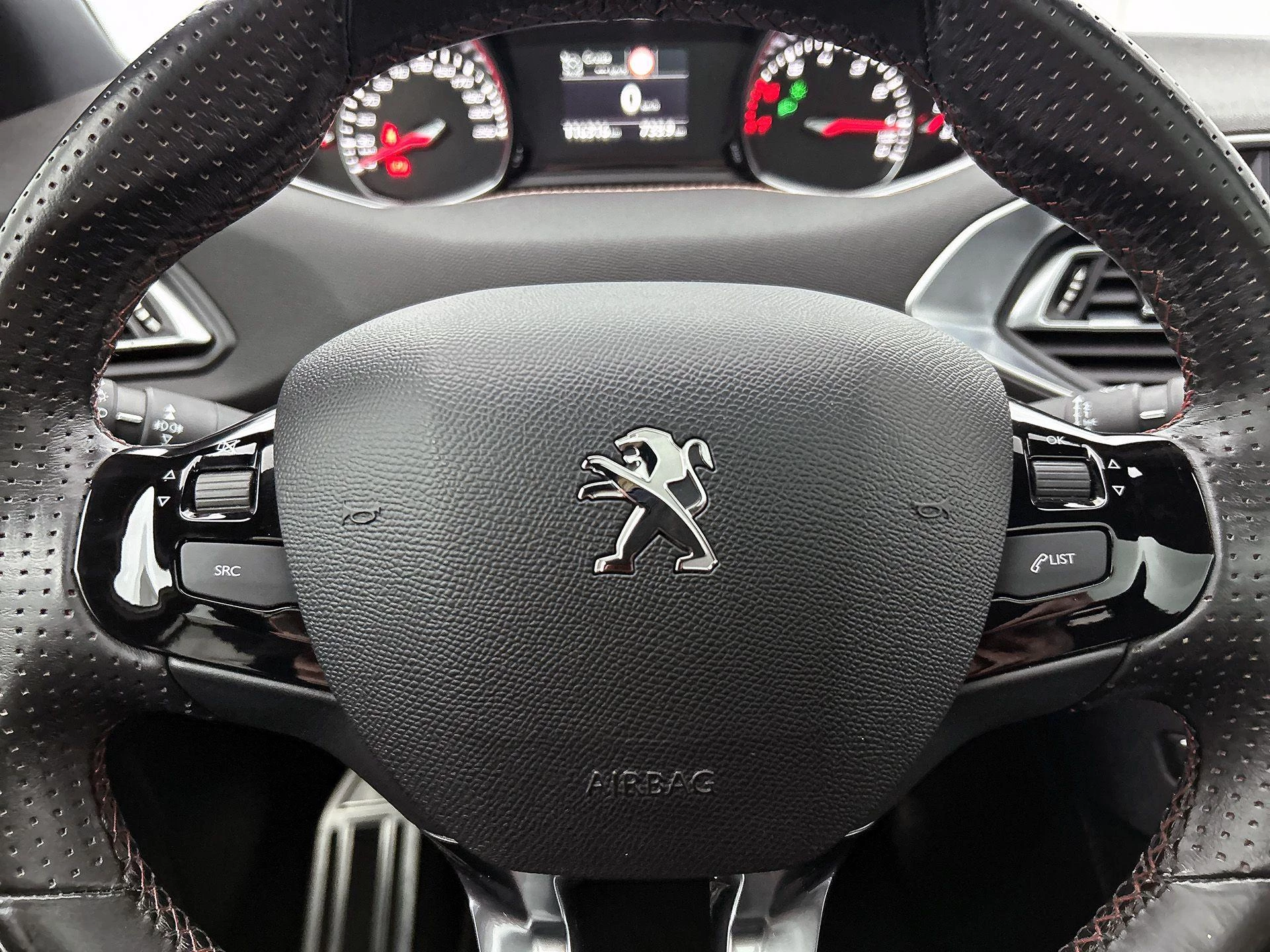 Peugeot-308-image-38