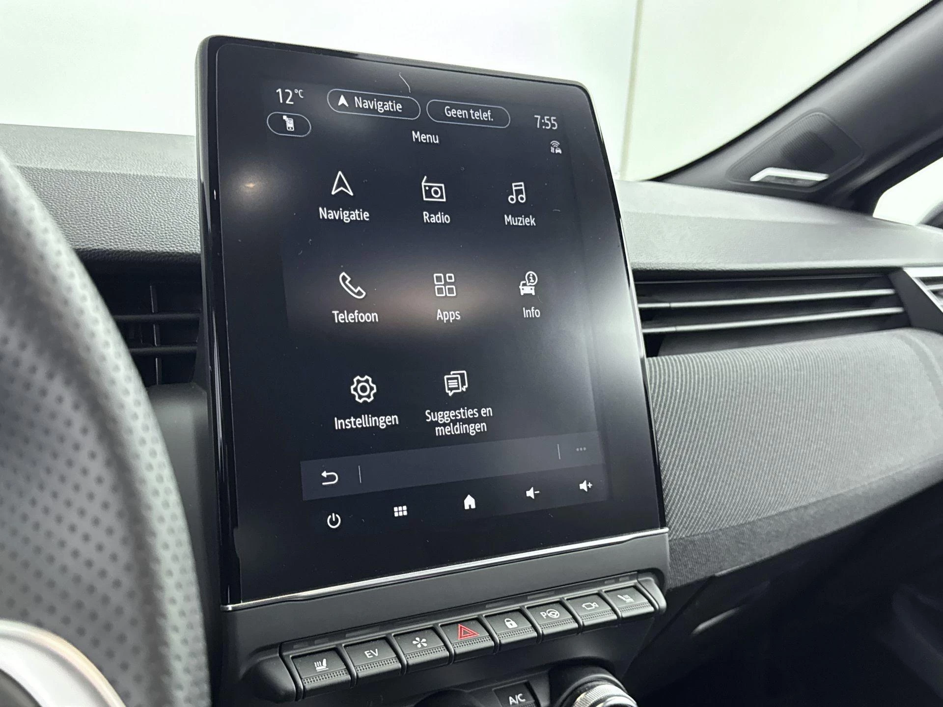 Renault-Clio-image-11