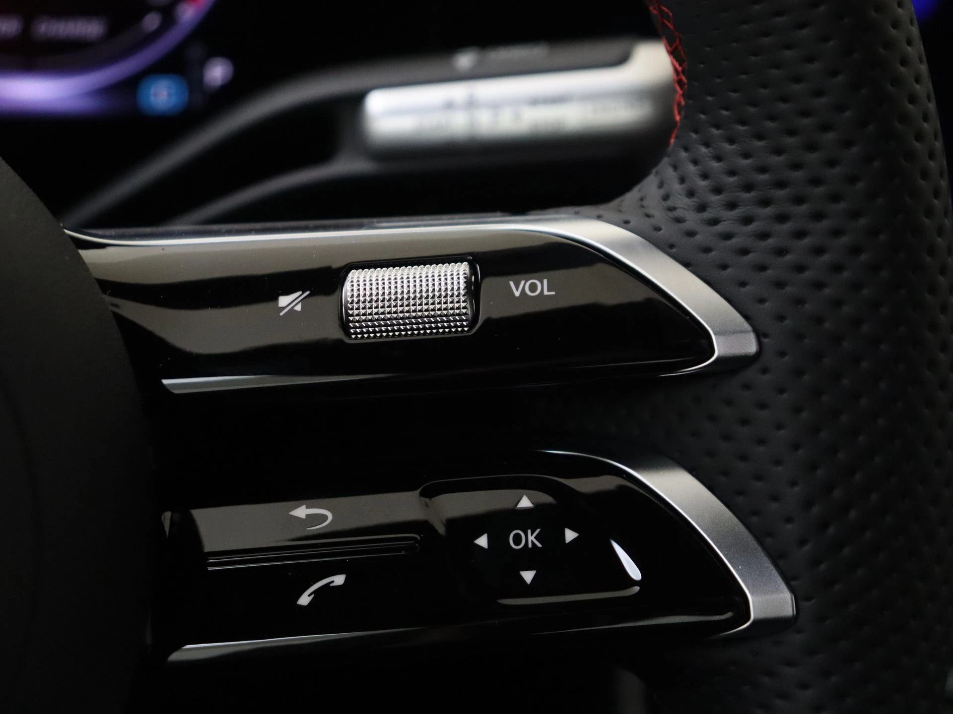 Mercedes-Benz-CLA-image-16