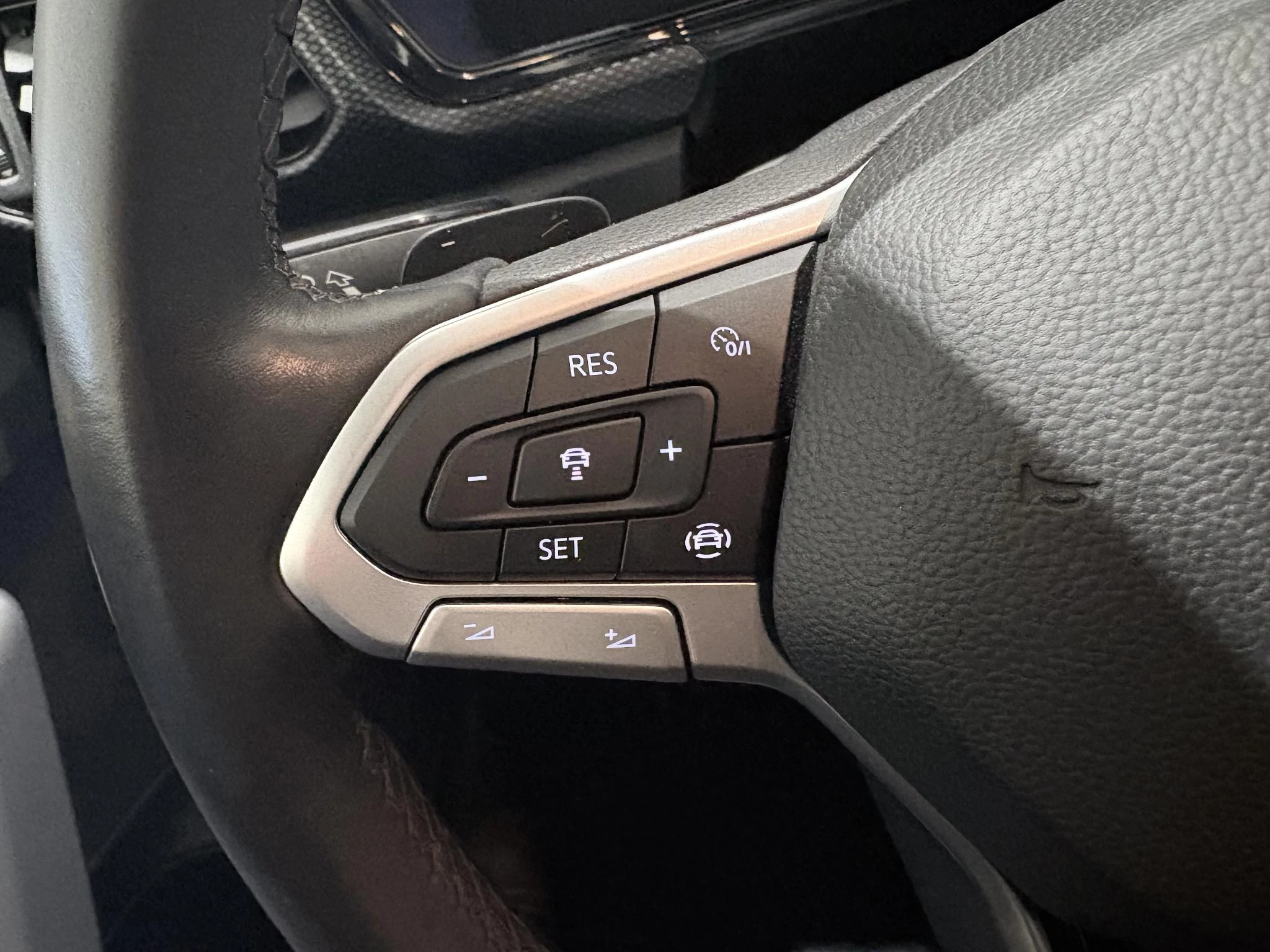 Volkswagen-T-Cross-image-19