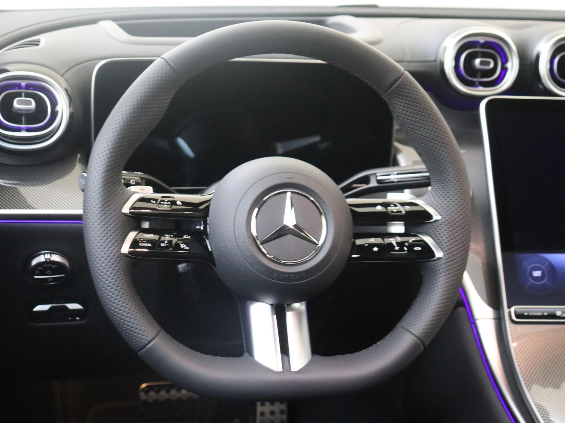 Mercedes-Benz-GLC-image-9