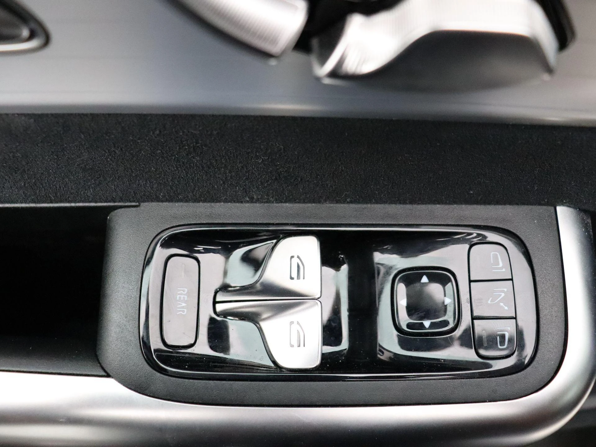 Mercedes-Benz-CLA-image-9