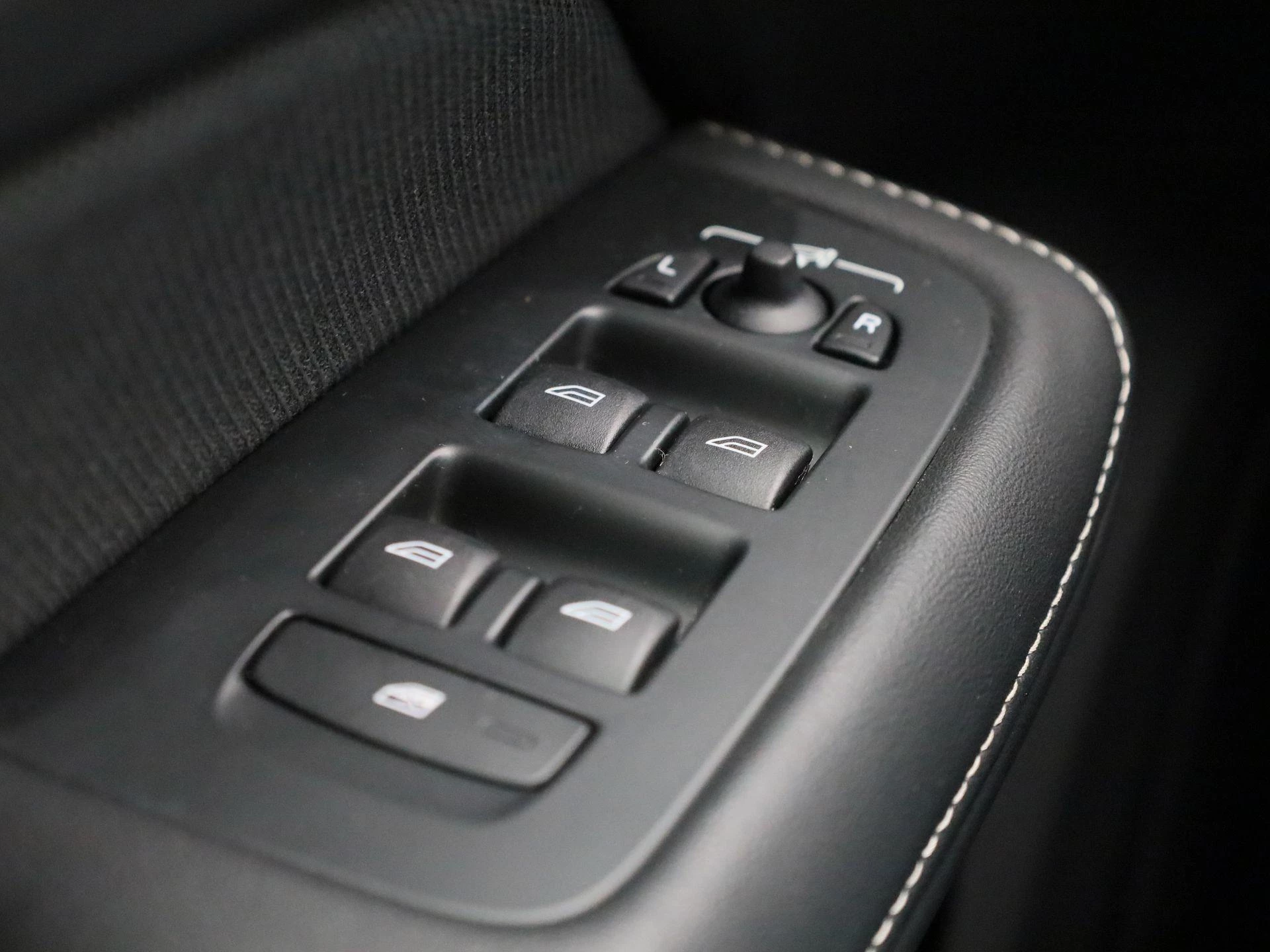 Volvo-V60-image-28