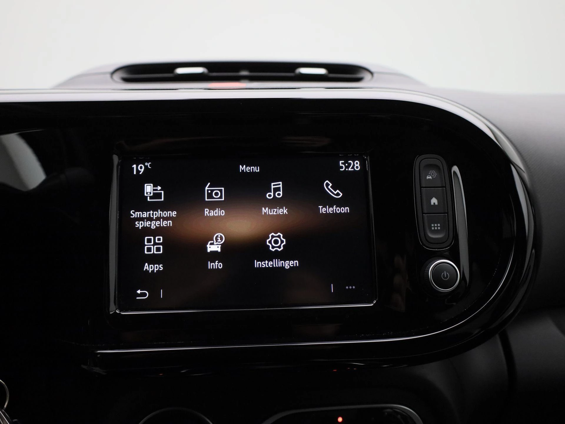 Renault-Twingo-image-21