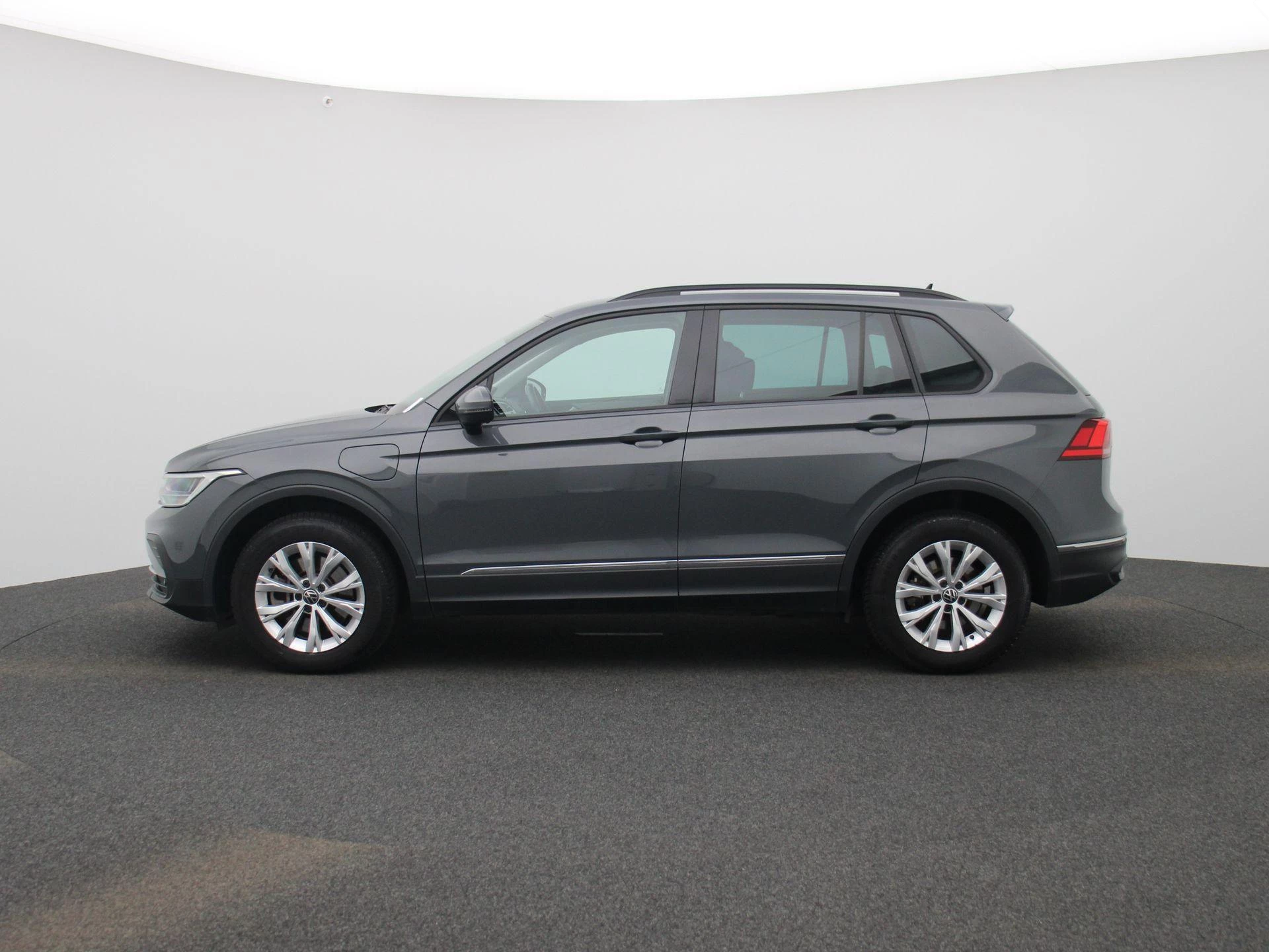 Volkswagen-Tiguan-image-3