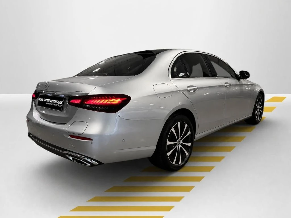 Mercedes-Benz-E-Klasse 300 de-image-14