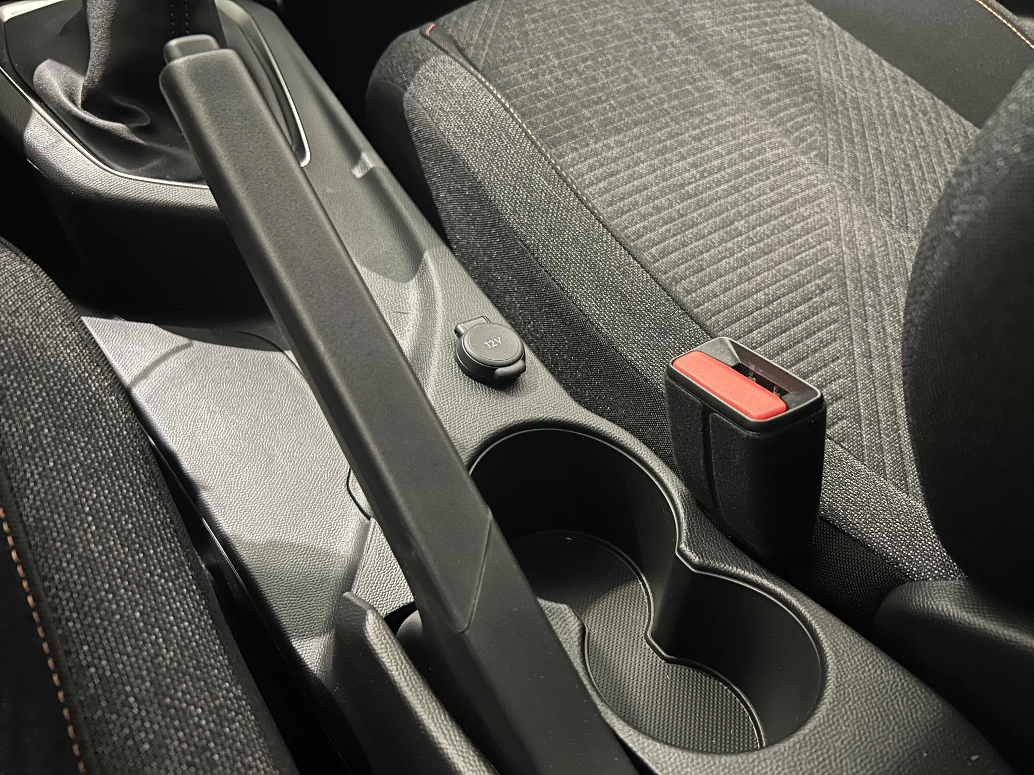 Peugeot-208-image-16