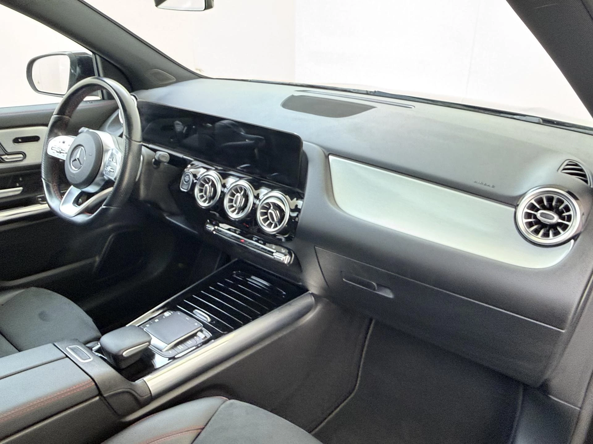 Mercedes-Benz GLA 250 e Business Solution AMG Limited