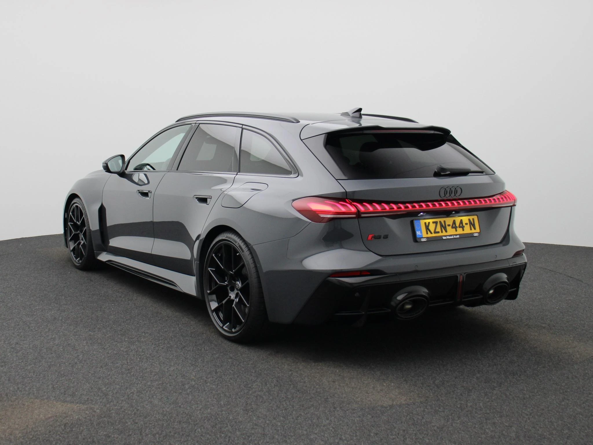 Audi-RS5-image-5