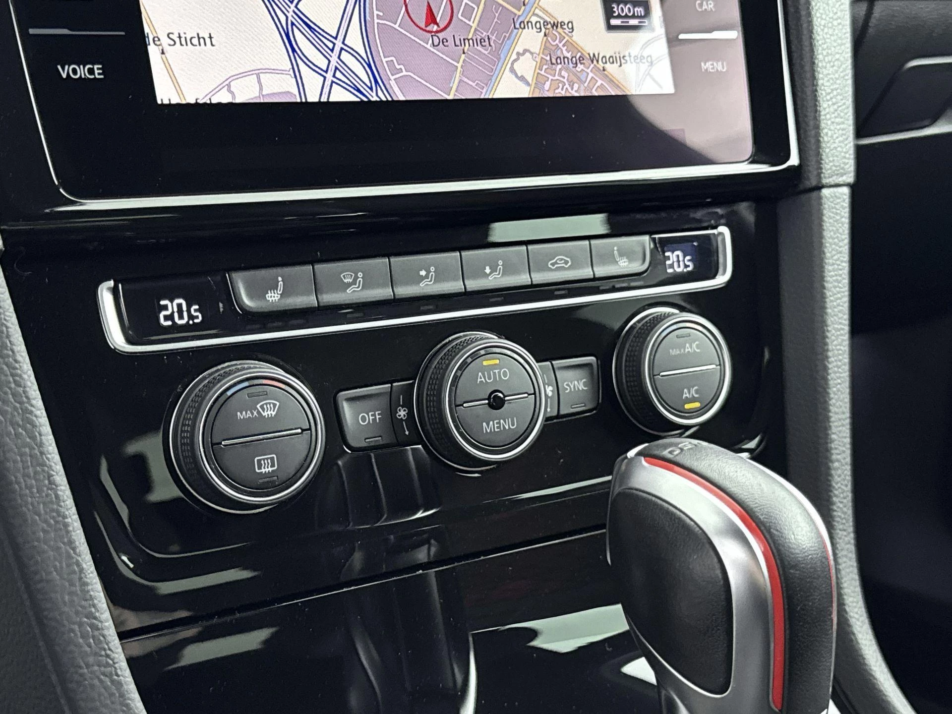 Volkswagen-Golf-image-14