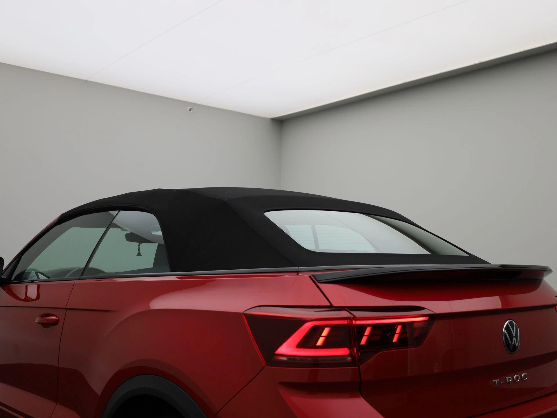 Volkswagen-T-Roc-image-14