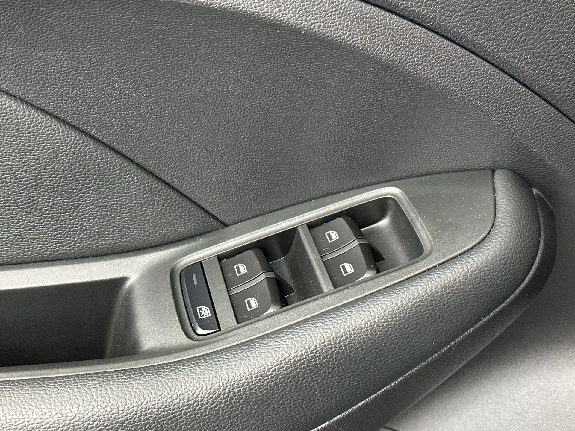 MG-ZS EV-image-14