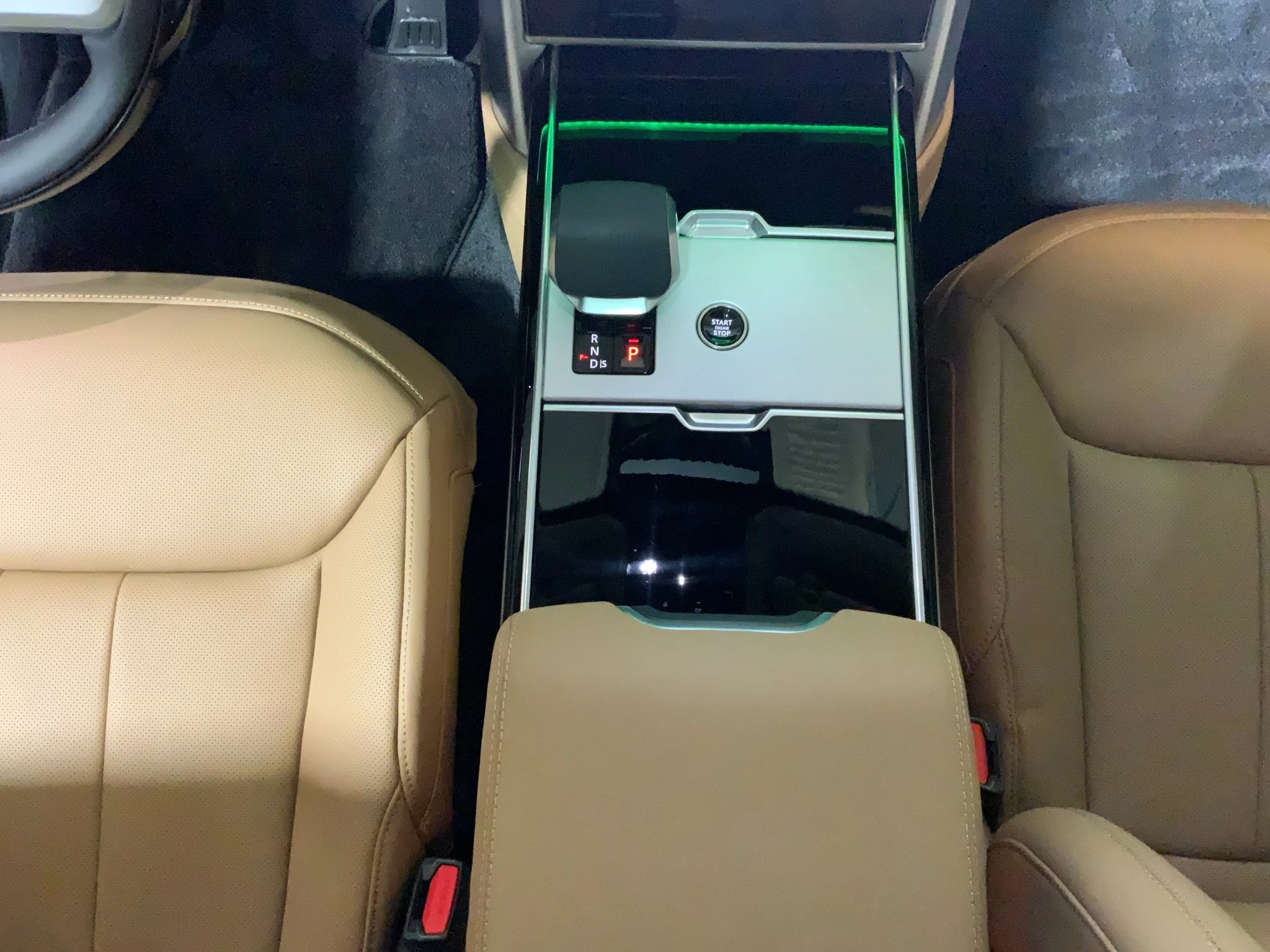 Land Rover-Range Rover-image-13