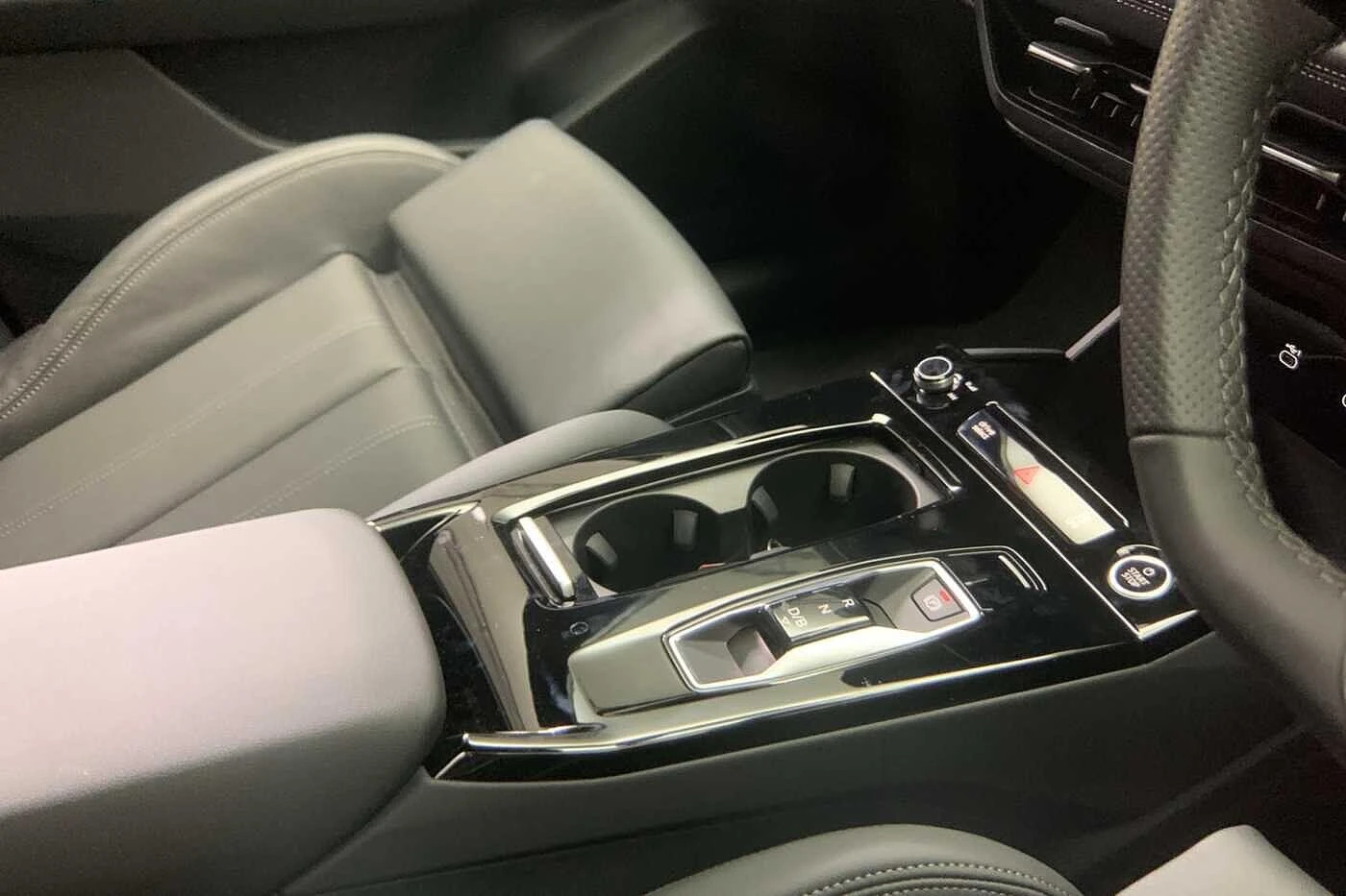 Audi-Q6 e-tron-image-7