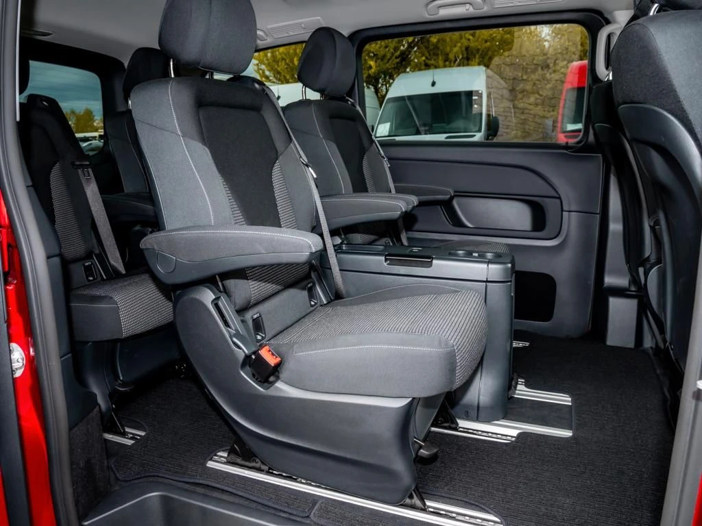 Mercedes-Benz-V-Klasse 220-image-11
