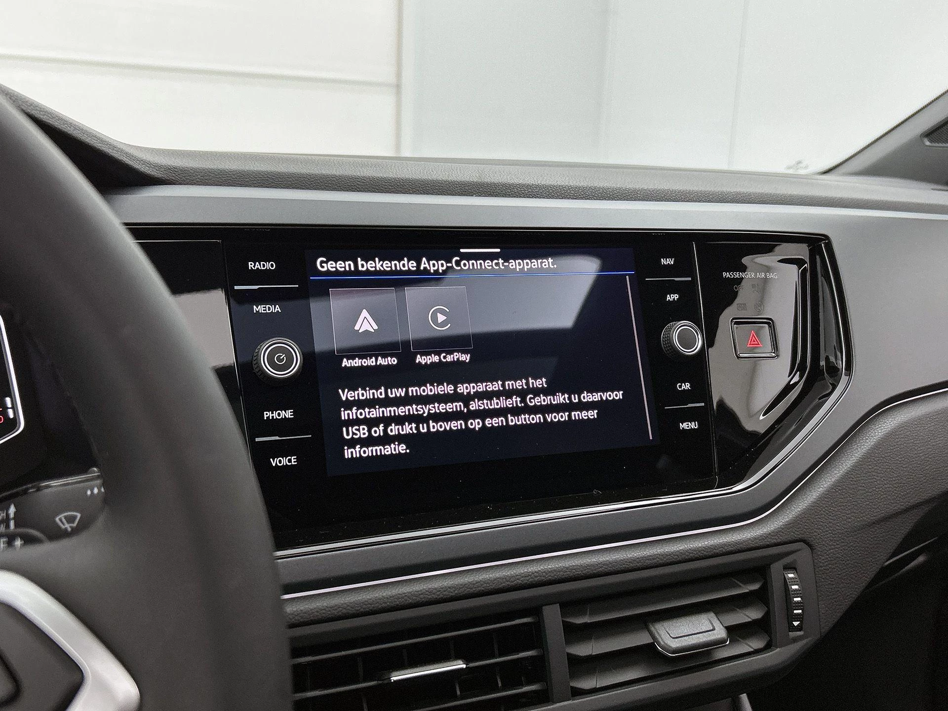 Volkswagen-Polo-image-11