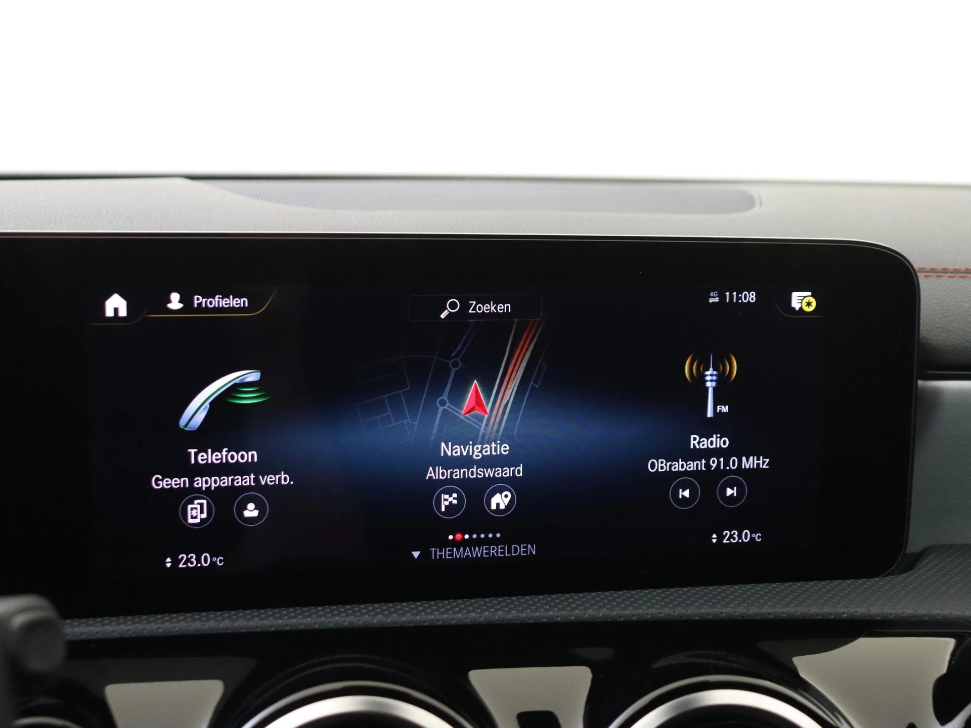 Mercedes-Benz-CLA-image-15