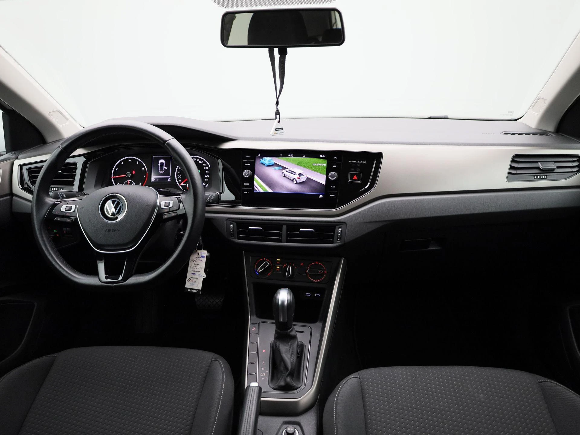 Volkswagen-Polo-image-32
