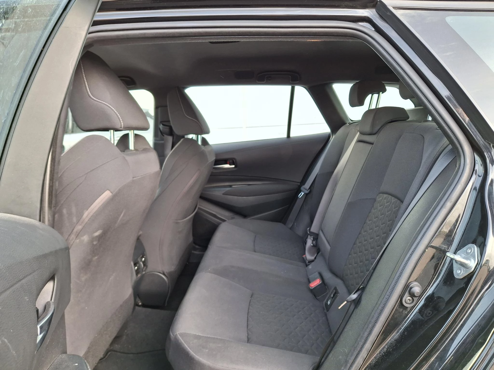 Toyota-Corolla Touring Sports-image-2