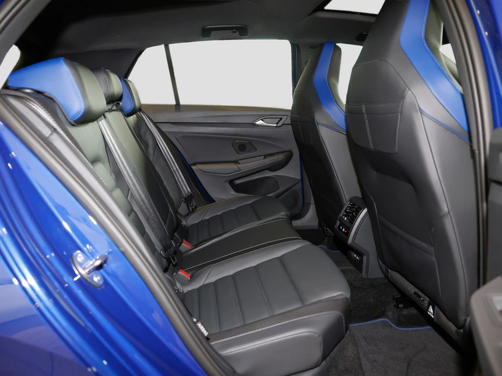 Volkswagen-Golf-image-11