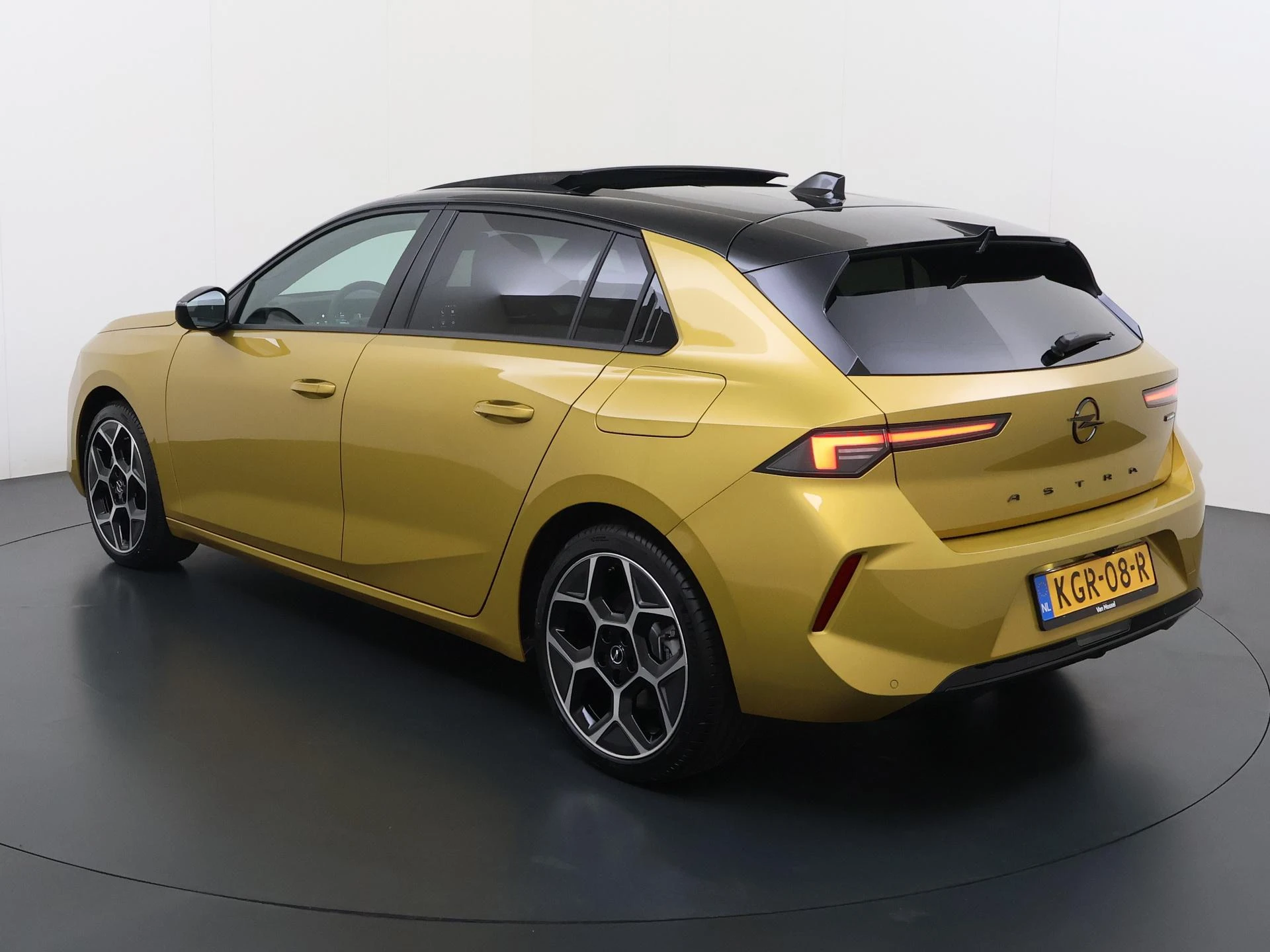 Opel-Astra-image-6