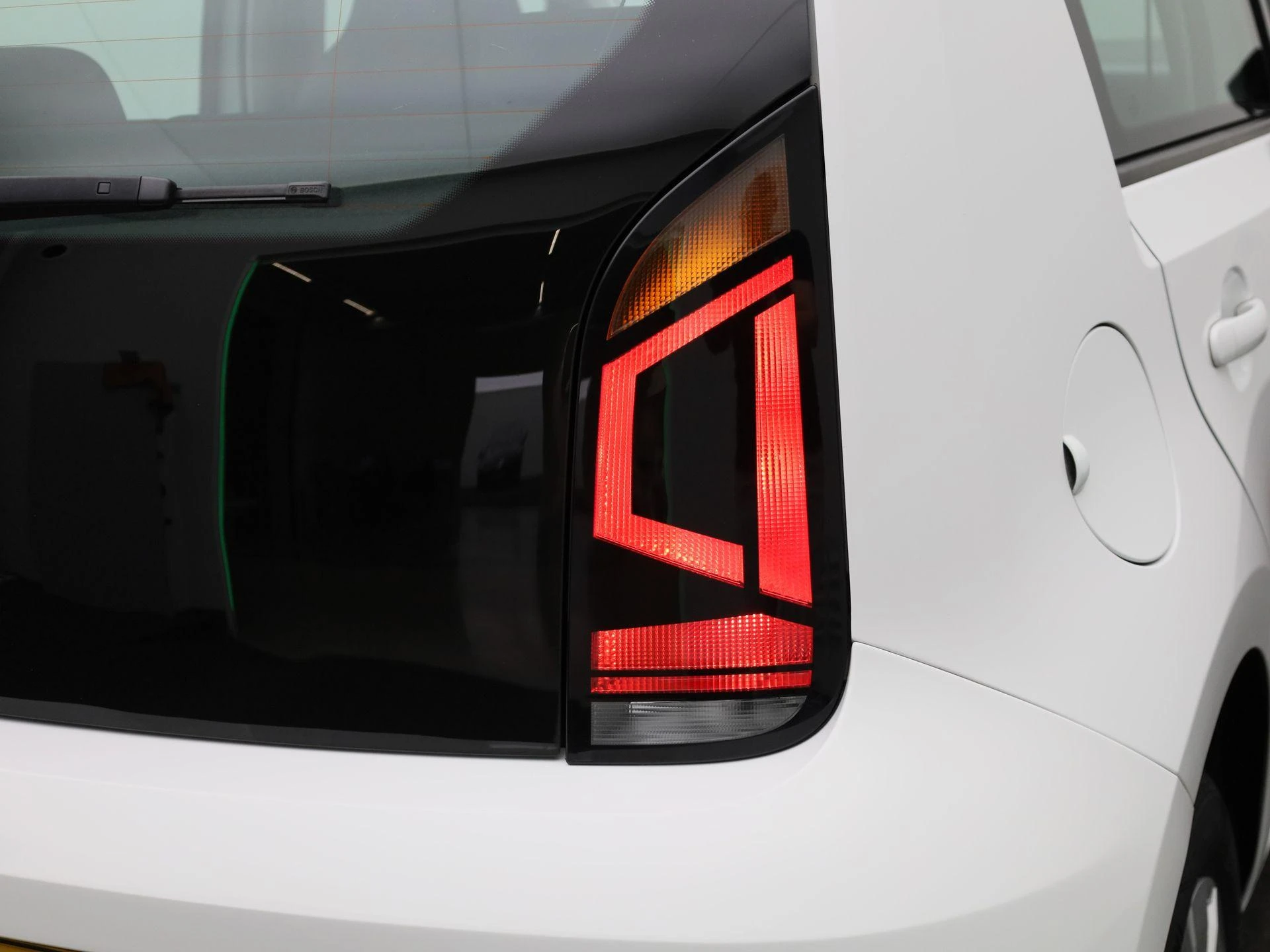Volkswagen-up!-image-23