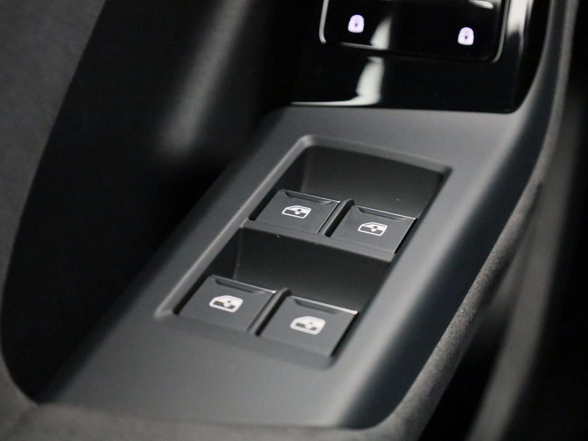 Audi-Q6 e-tron-image-40