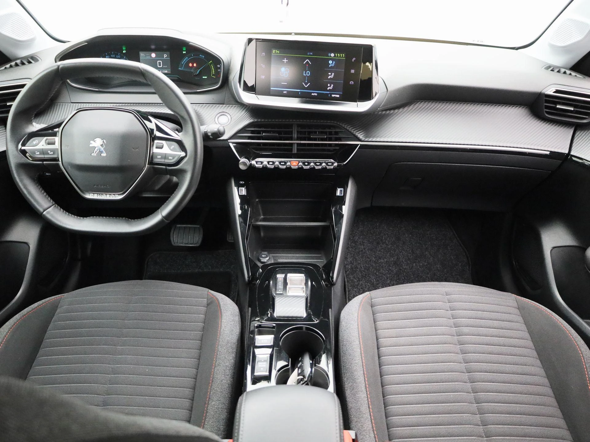 Peugeot-e-208-image-8