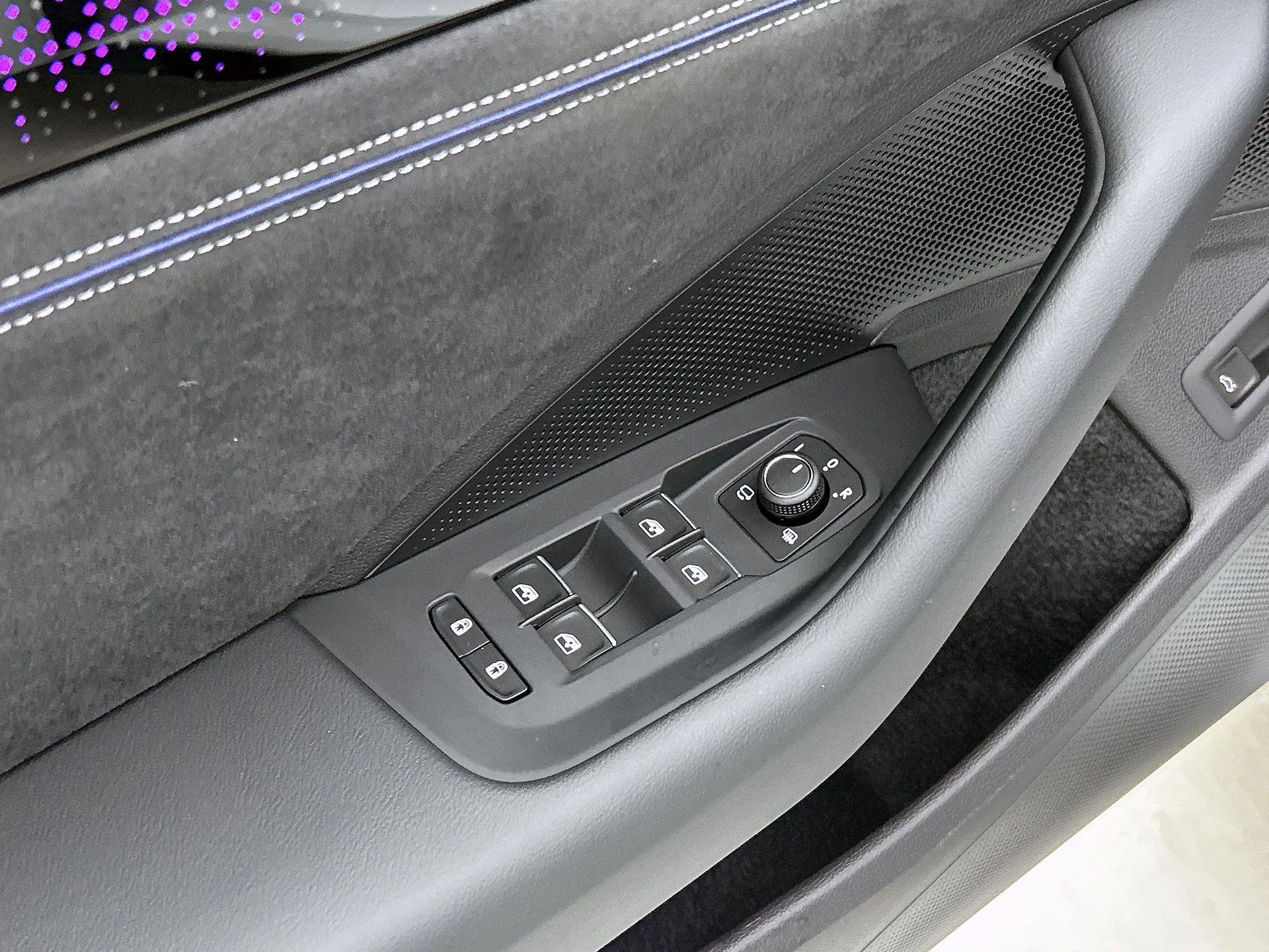 Volkswagen-Passat-image-23