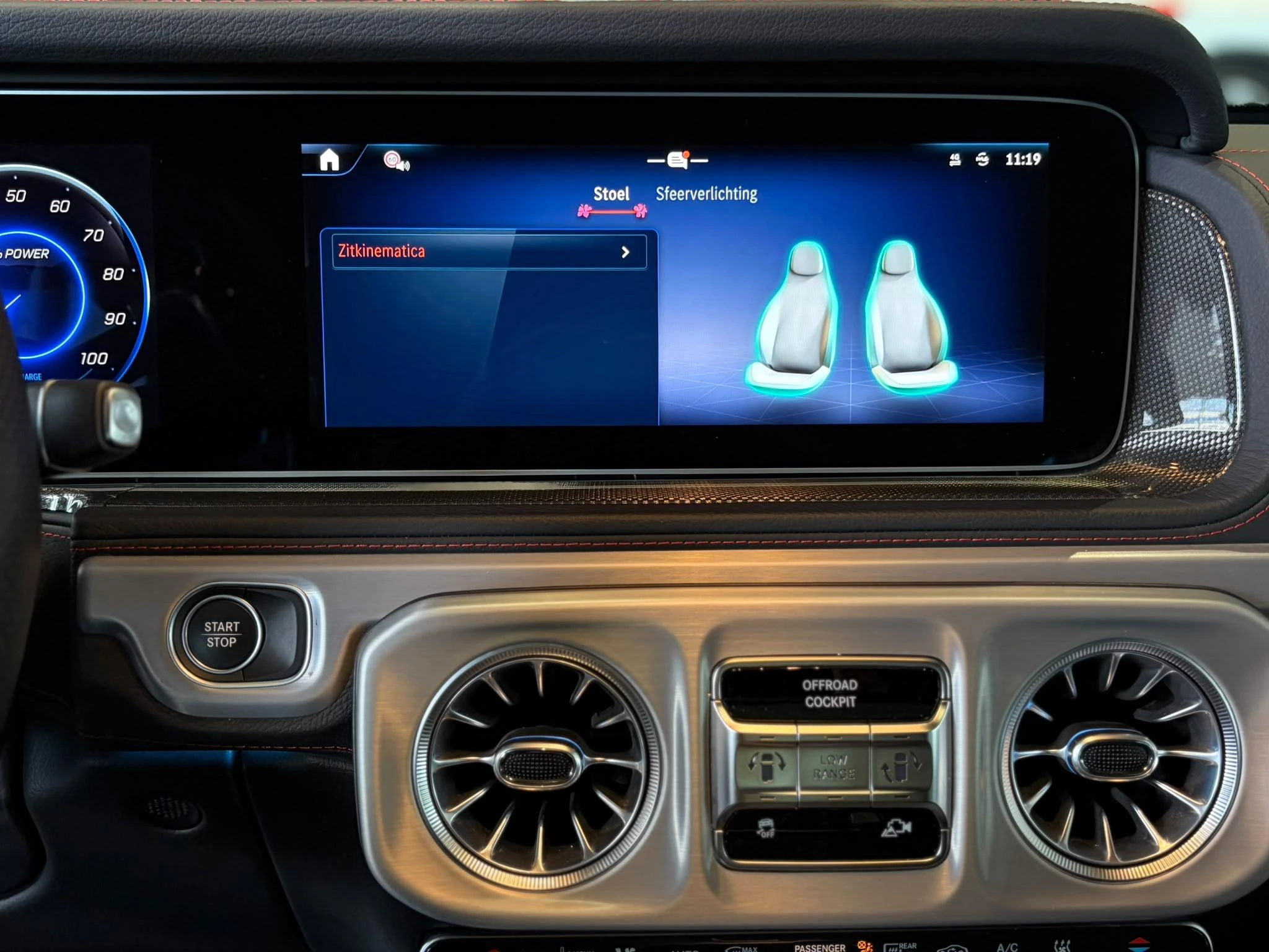 Mercedes-Benz-G-Klasse-image-24