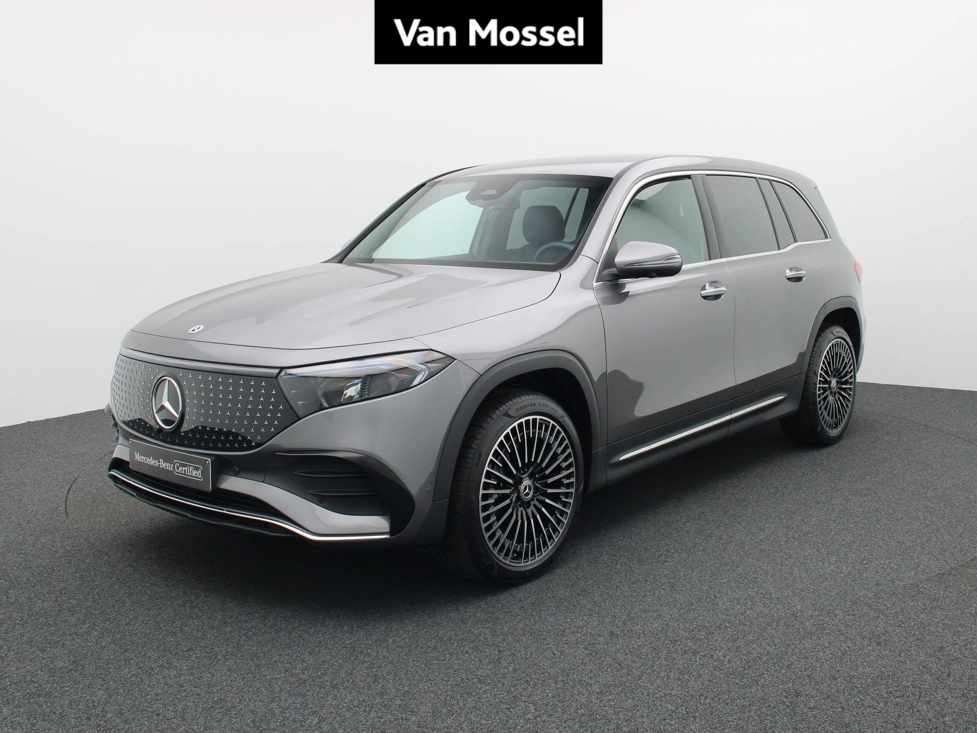 Mercedes-Benz-EQB-image-0