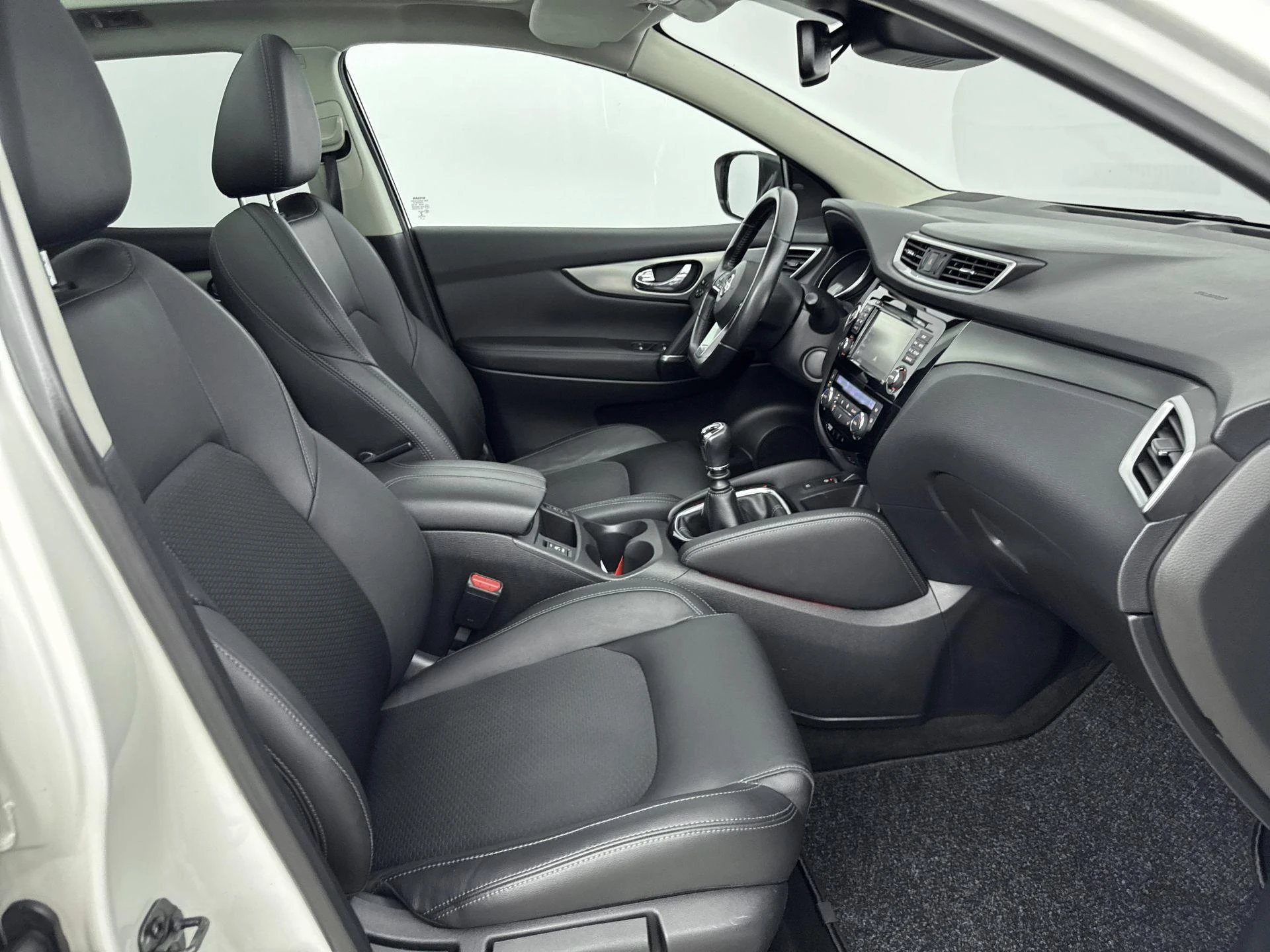 Nissan-QASHQAI-image-30