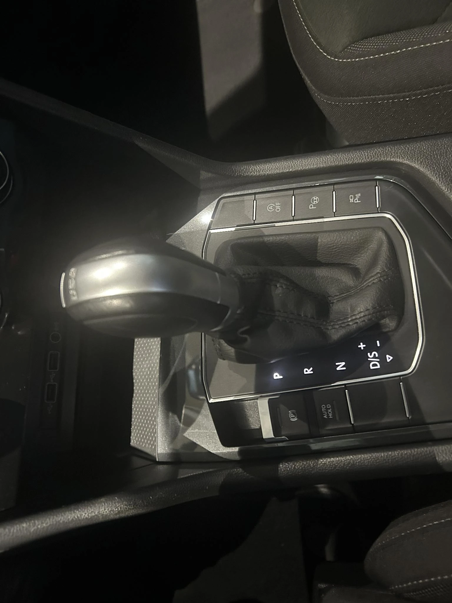 Volkswagen-Tiguan-image-14