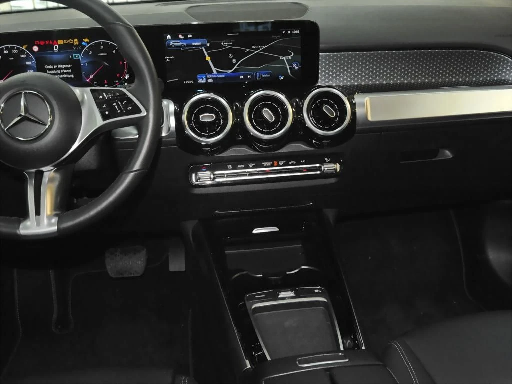 Mercedes-Benz-GLB 200 d-image-10