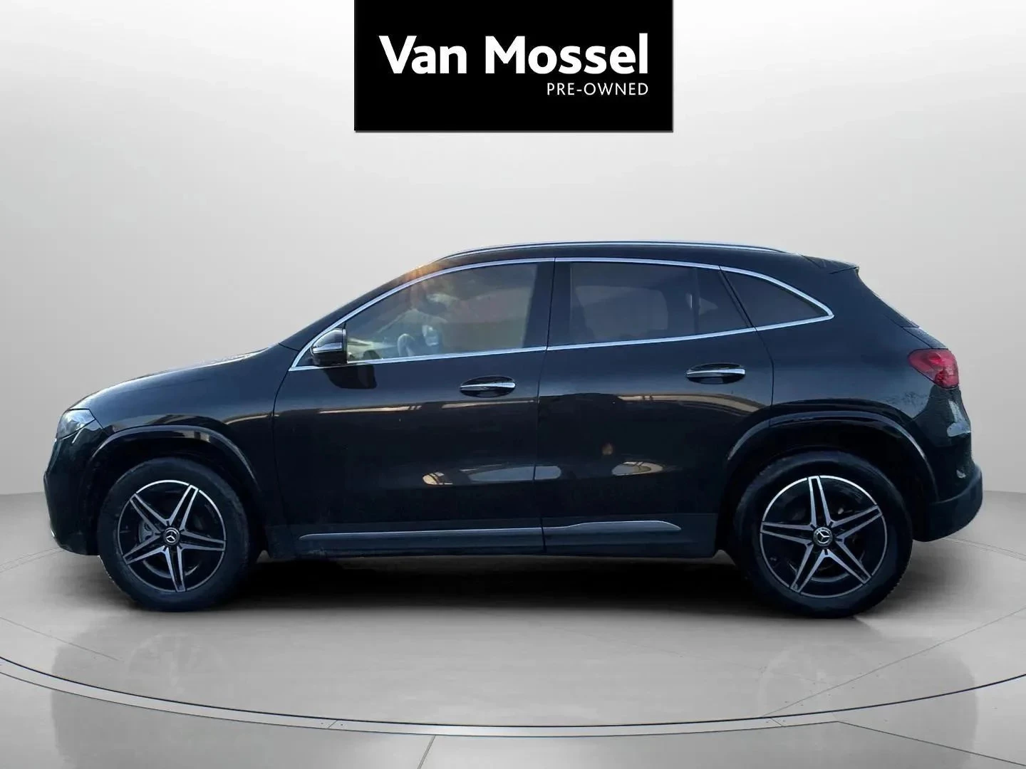 Mercedes-Benz-EQA-image-7