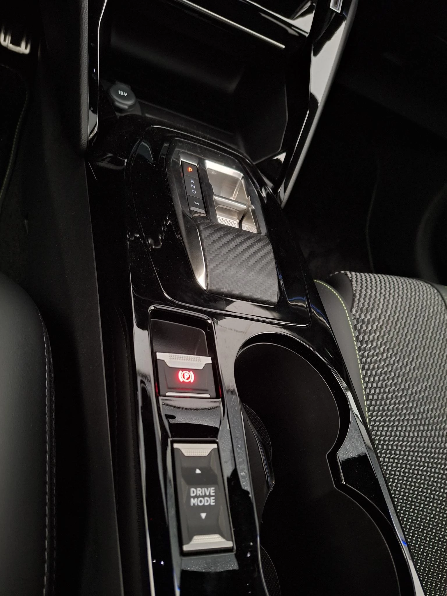 Peugeot 208 1.2 Hybrid 110 e-DCS6 GT