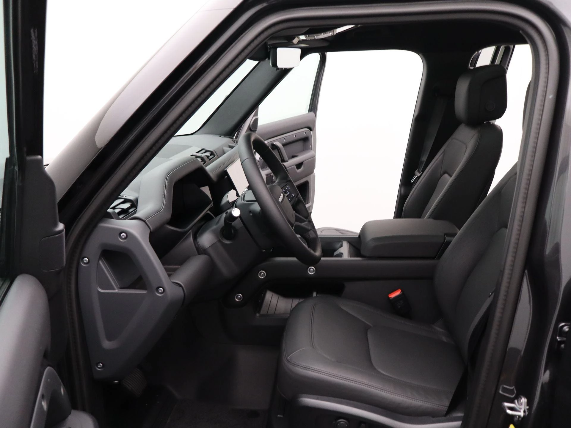 Land Rover-Defender-image-10